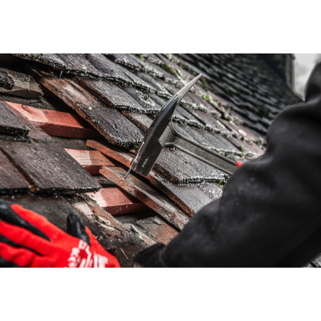 MILWAUKEE Pokrývačské kladivo 750 g 4932493655