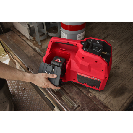 MILWAUKEE M18™ bezuhlíkové odsávací čerpadlo 4933498173