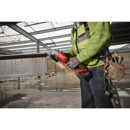 MILWAUKEE M18 FUEL™ vysoce výkonná 125mm úhlová bruska s ONE-KEY™ a kolébkovým spínačem 4933500036