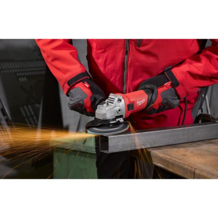 MILWAUKEE 800 W úhlová bruska s bezklíčovým nastavením krytu 4933451213