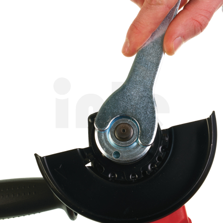 MILWAUKEE 1500 W 125 mm bruska 4933407480