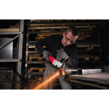 MILWAUKEE 1200 W 125 mm úhlová bruska s AVS 4933428085