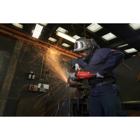 MILWAUKEE 2400W úhlová bruska s brzdou, ochranou proti zpětnému rázu a AVS 4933471463