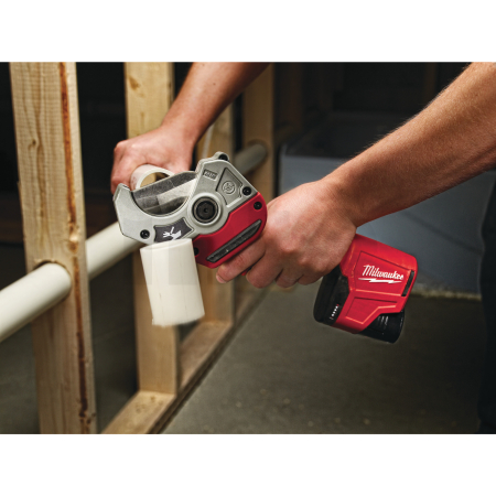 MILWAUKEE M12™ kompaktní PEX nůžky 4933416550