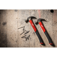 MILWAUKEE Tesařské kladivo se sklolaminátovou násadou 20oz / 570g 4932478658