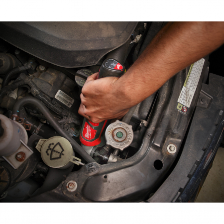 MILWAUKEE M12™  kompaktní pravoúhlý rázový utahovák 4933451247