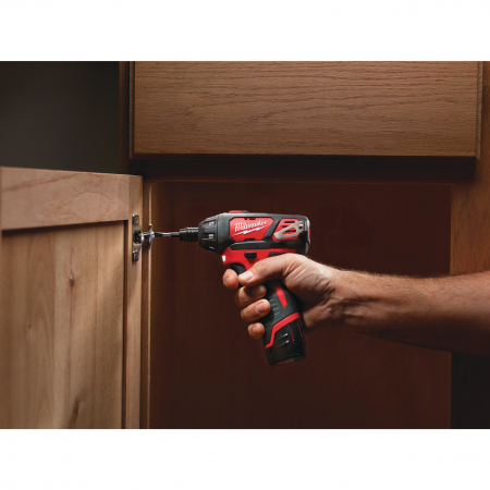 MILWAUKEE M12™ kompaktní jednorychlostní šroubovák 4933447135