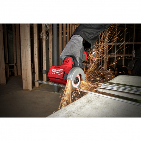 MILWAUKEE M12FCOT-422X - M12 FUEL™ kompaktní univerzální okružní pila 4933464619