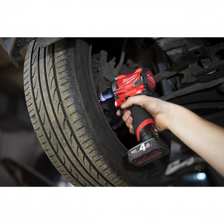 MILWAUKEE M12 FUEL™ kompaktní ⅜″ rázový utahovák 4933464612