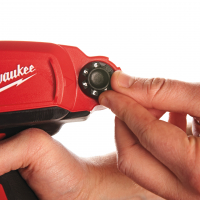 MILWAUKEE M12PCG/600A-0 - M12™ kompaktní vytlačovací pistole – 600 ml tuba 4933441786