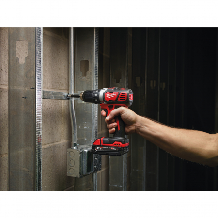 MILWAUKEE M18BDD-202X - M18™ kompaktní vrtací šroubovák 4933446195