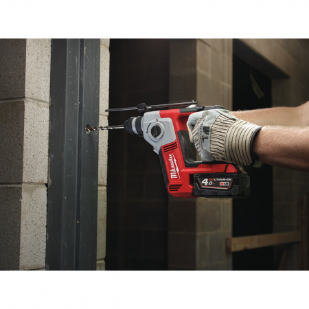 MILWAUKEE M18™ kompaktní 2-režimové kladivo SDS-plus 4933443330
