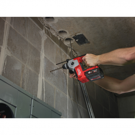 MILWAUKEE M18BH-402C - M18™ kompaktní 2-režimové kladivo SDS-plus 4933443330