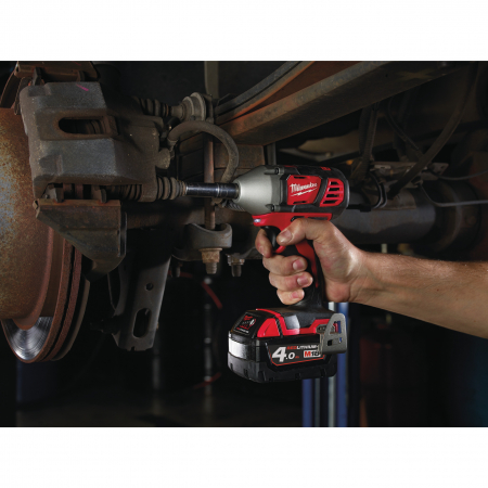 MILWAUKEE M18™ ⅜″ rázový utahovák 4933443600