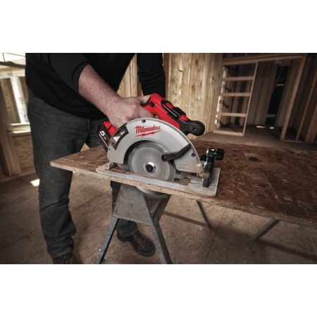 MILWAUKEE M18BLCS66-0X - M18™ 66 mm bezuhlíková okružní pila na dřevo a plast 4933464589