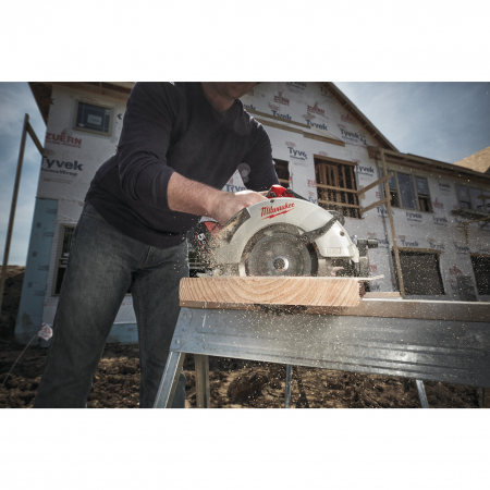 MILWAUKEE M18BLCS66-0 - M18™ 66 mm bezuhlíková okružní pila na dřevo a plast 4933464588