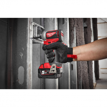 MILWAUKEE M18BLID2-502X - M18™ ¼″ hex bezuhlíkový rázový utahovák 4933464520