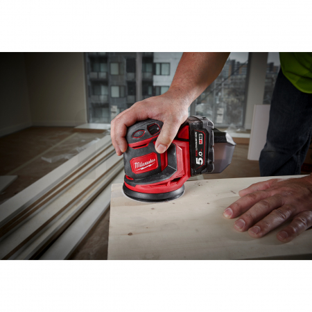 MILWAUKEE M18BOS125-502B - M18™ 125 mm excentrická bruska 4933464229