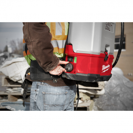 MILWAUKEE M18BPFP-CCST - M18™SWITCH TANK™ 15 l nádrž na kapaliny na beton 4933471371