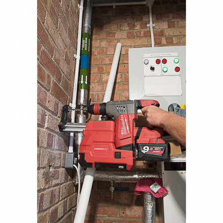 MILWAUKEE M18CHPXDE-502C - M18 FUEL™ vysoce výkonné kladivo SDS-plus s odsavačem prachu 4933448180