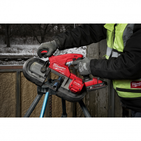 MILWAUKEE M18FBS85-202C - M18  FUEL™ kompaktní pásová pila 4933471497