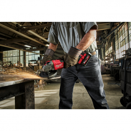 MILWAUKEE M18 FHSAG125XB M18 FUEL™ úhlová bruska 125 mm s posuvným spínačem 4933471377