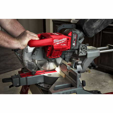 MILWAUKEE M18FMS190-0 - M18 FUEL™ 190 mm pokosová pila 4933459619