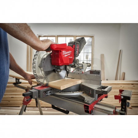 MILWAUKEE M18FMS305-121 - M18 FUEL™ ONE-KEY™  305 mm pokosová pila 4933471122