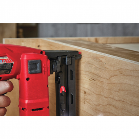 MILWAUKEE M18FNCS18GS-202X - M18 FUEL™ sponkovačka s úzkou korunkou 4933471940