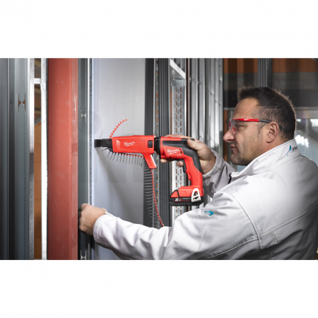 MILWAUKEE M18FSGC-202X   - M18 FUEL™ šroubovák do sádrokartonu se zásobníkem 4933459199