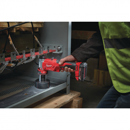 MILWAUKEE M18HKP-201CA - M18™ FORCE LOGIC™ Hydraulický děrovač  4933451204