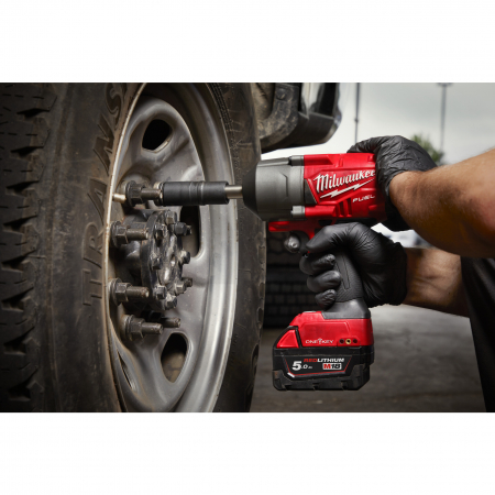 MILWAUKEE M18ONEFHIWF12E-0X - M18 FUEL™ ONE-KEY™ ½″ rázový utahovák s pojistným kroužem a prodlouženým vřetenem 4933478405