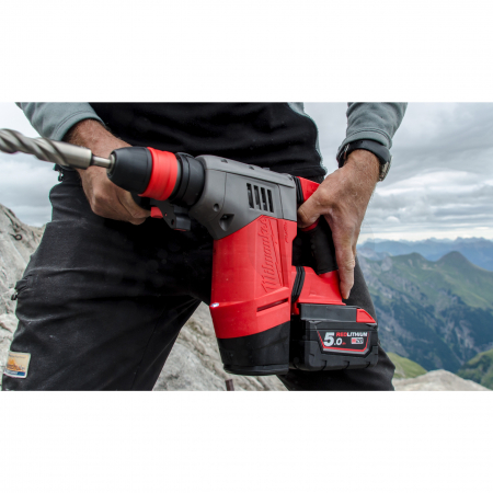 MILWAUKEE M28 FUEL™ 4-režimové kladivo SDS-plus se sklíčidlem FIXTEC 4933448000