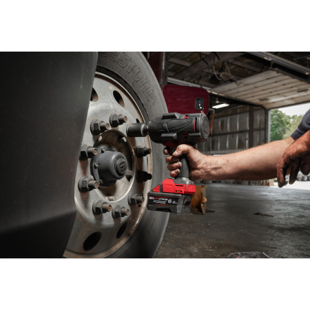 MILWAUKEE M18 FUEL™ ½″ rázový utahovák s vysokým krouticím momentem a pojistným koužkem 4933492783