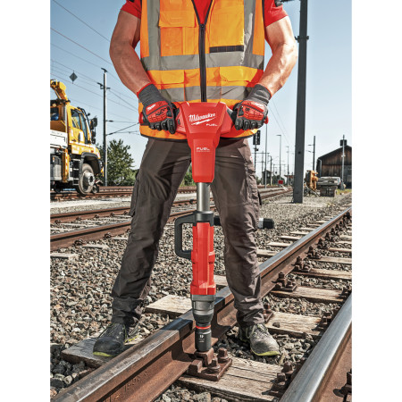 MILWAUKEE M18 FUEL™ 1″ železniční rázový utahovák s pojistným kroužkem 4933493262