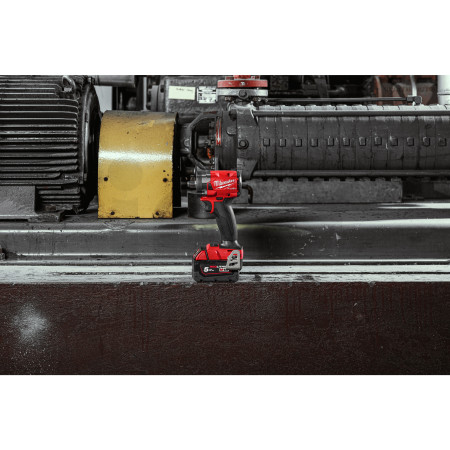 MILWAUKEE M18 FUEL™ ½″ kompaktní rázový utahovák s pojistným kroužkem 4933478445