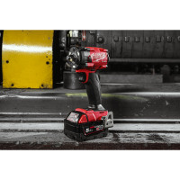 MILWAUKEE M18 FUEL™ ½″ kompaktní rázový utahovák s pojistným kroužkem 4933478445