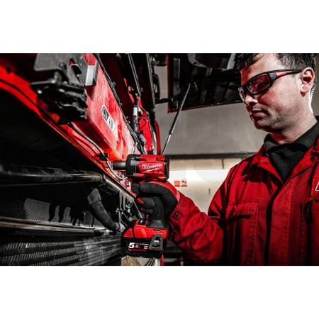 MILWAUKEE M18 FUEL™ ½″ kompaktní rázový utahovák s aretačním čepem 4933478448