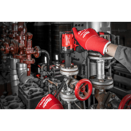 MILWAUKEE M18 FUEL™ ½″ kompaktní rázový utahovák s aretačním čepem 4933478448