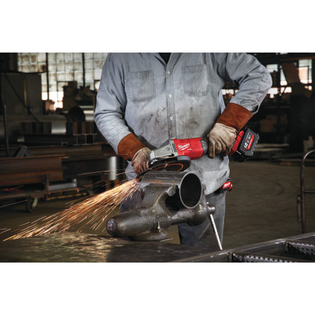 MILWAUKEE M18 FUEL™ 230 mm velká úhlová bruska s kolébkovým spínačem 4933464114