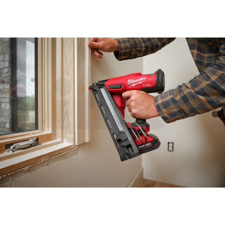 MILWAUKEE M18 FN15GA M18 FUEL™ dokončovací hřebíkovačka 15 GA 4933478091