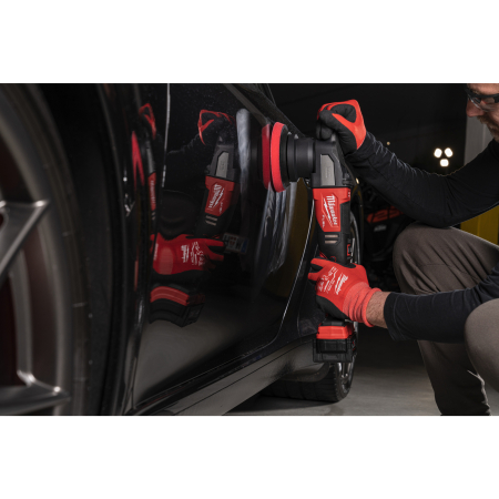 MILWAUKEE M18 FUEL™ excentrická leštička se zdvihem 15 mm 4933492352