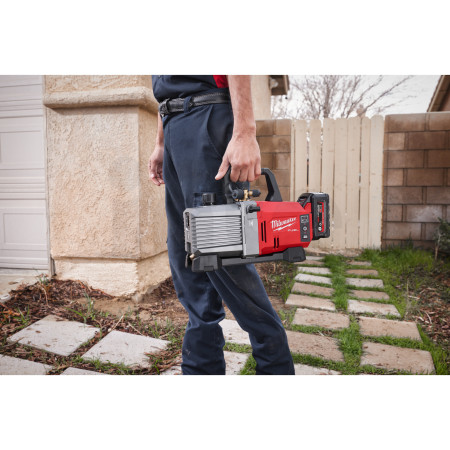 MILWAUKEE M18 FVP5-0 vakuové čerpadlo 4933498379