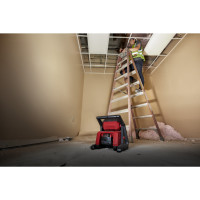 MILWAUKEE M18 HOAL-0 Svítilna s velkým výkonem 4933478119