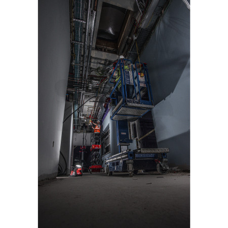 MILWAUKEE M18 HOAL-0 Svítilna s velkým výkonem 4933478119