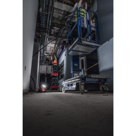 MILWAUKEE M18 HOAL-0 Svítilna s velkým výkonem 4933478119