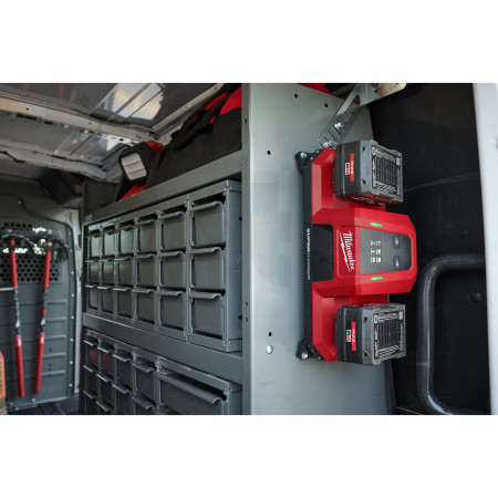 MILWAUKEE M18™ mobilní super nabíječka se dvěma sloty 4932498558