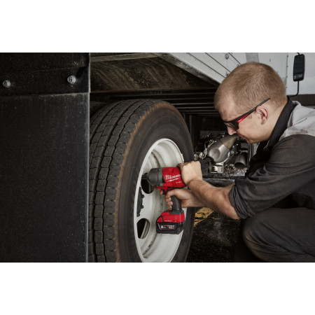 MILWAUKEE M18 FUEL™ ONE-KEY™ ½″ rázový utahovák s pojistným kroužkem a prodlouženým vřetenem 4933478405