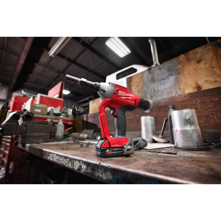 MILWAUKEE M18 FUEL™ nýtovací kleště Lockbolt s ONE-KEY™ 4933478638