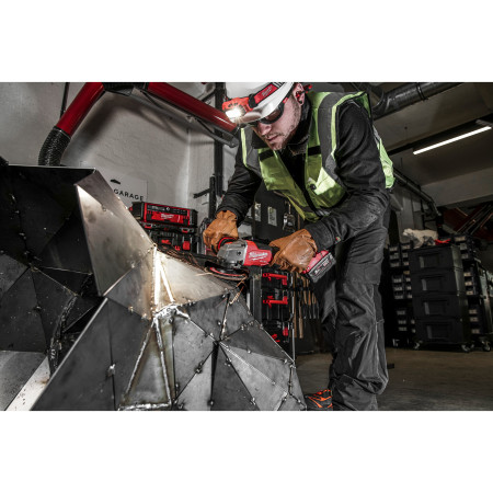 MILWAUKEE M18 FUEL™ ONE-KEY™ 125 mm úhlová bruska s kolébkovým spínačem 4933478435